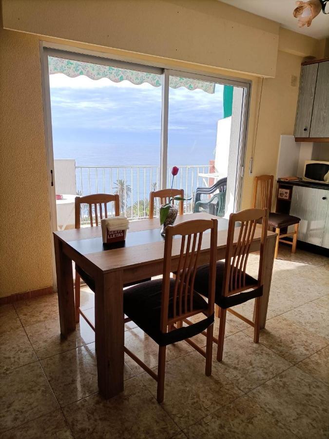 Апартаменты Apartamento Reformado En Primera Linea De Playa Альмуньекар Экстерьер фото