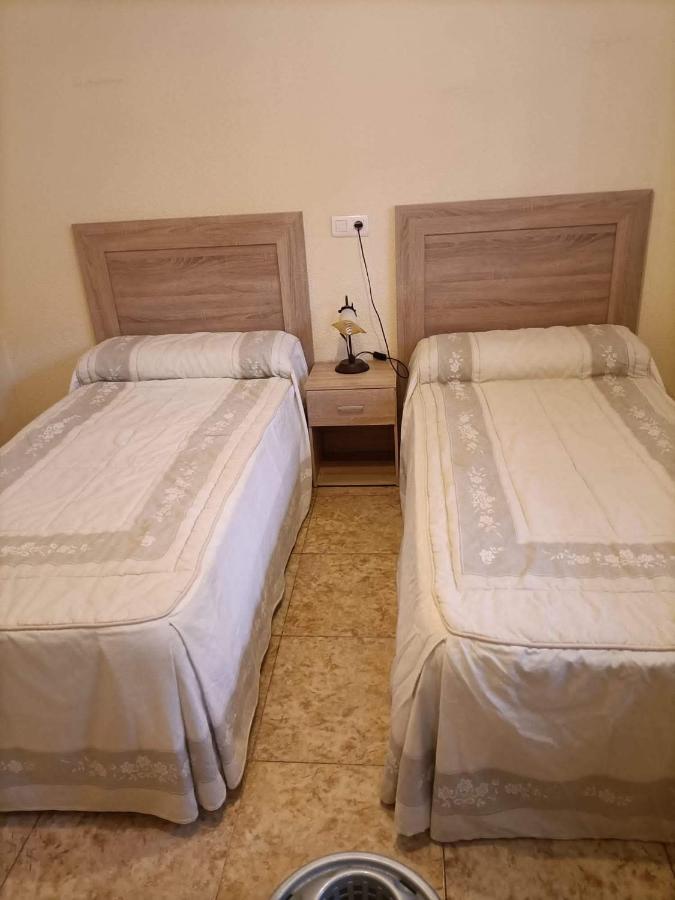 Апартаменты Apartamento Reformado En Primera Linea De Playa Альмуньекар Экстерьер фото